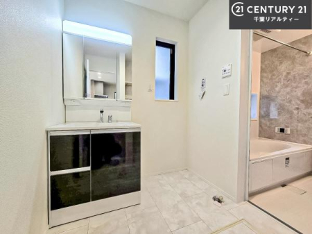 ���ʑ�E���ʏ� �����̂������ʏ��́A���ƕ�������₷���A���ł����K�ɂ��g�����������܂��B�O�ʋ��Ŏg�����肪�ǂ��A�������[�������Ă���܂��̂ŁA���p�i��X�L���P�A�p�i���������萮���ł��܂��B