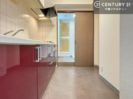 �L�b�`�� ��Ƃ肠�钲���X�y�[�X�ō�Ƃ����₷�����K�ȃL�b�`���ł��I
���q�l�ƈꏏ�ɂ��َq������y���߂�L�X�X�y�[�X�ł��B�y�����������ԂɂȂ肻���ł��ˁI