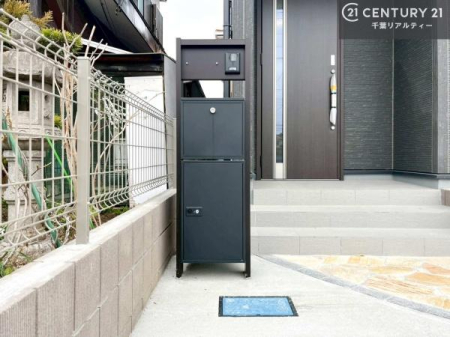 ���̑� �Ɨ��|�X�g��������ˌ��ďZ��B���֎������������Ƃ�����ۂŁA�X�֕��̎󂯎����X���[�Y�ɍs���܂��B�Z�܂��̊O�ςɂ����a�����g������̗ǂ��ݔ��ł��B