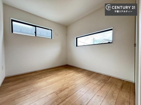 ���r���O�ȊO�̋��� �V���v���Ƀf�U�C������Ă��邽�߁A�Ƌ��I�т܂���I
���C�ɓ���̉Ƌ��u���Ă��낰���Ԃ���邱�Ƃ��ł��܂��B