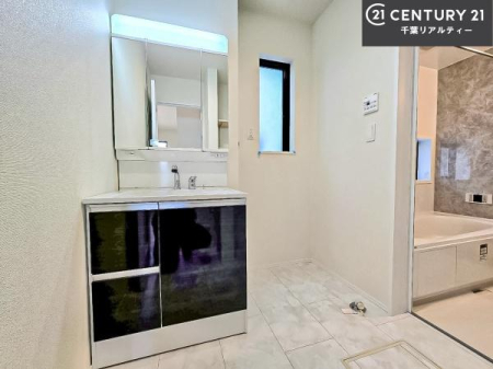 ���ʑ�E���ʏ� �����̂������ʏ��́A���ƕ�������₷���A���ł����K�ɂ��g�����������܂��B�O�ʋ��Ŏg�����肪�ǂ��A�������[�������Ă���܂��̂ŁA���p�i��X�L���P�A�p�i���������萮���ł��܂��B