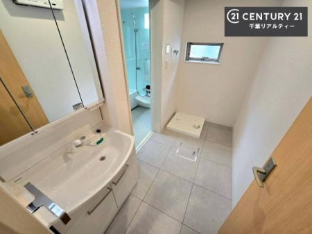 ���ʑ�E���ʏ� �g�Ȃ�𐮂�����ʏ��́A���������厖�ł��I������̐������̂��镵�͋C�����o�I�C�����悭���g�����������܂��B�L�X�����X�y�[�X���������ł��ˁI
