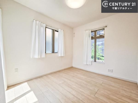 ���r���O�ȊO�̋��� ���邭���ʂ��̗ǂ������ł��B�u�V���v���v�Ƀf�U�C�����ꂽ�����B���R�x�������̂ŉƋ�⃌�C�A�E�g�ł��D�݂̋�Ԃ�n��グ���܂��B�����x�A���n�ɂĂ��m�F���������B