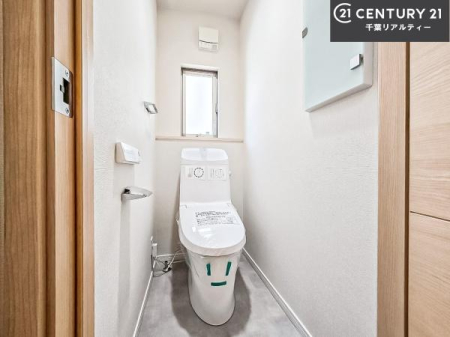 �g�C�� �������֍��ɂ��A�~��͕֍����g�����ł���̂ŗ₽���֍��ɍ��炸�ɍςފ������d�l�ł��I�V���v���ȃJ���[����Ƃ��Ă���̂ŁA������ꂪ���₷���ł��B