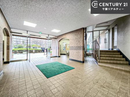 �G���g�����X �z������̗ǂ��G���g�����X�́A���Ƒ��₨�q�l���������}���Ă���܂��B
�����̕�炵�ɐS�n�悳�������炵�Ă�����Ԃł��B