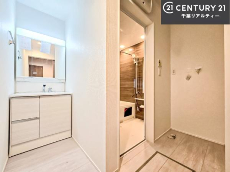 ���ʑ�E���ʏ� �O�ʋ��d�l�̐��ʏ��́A�g�����Ȃ݂����₷������I���͎��[�ɂȂ��Ă��܂��B�h���C���[�₨���ϓ����Еt������̂Ő��ʑ������X�b�L���ƌ����邱�Ƃ��o���܂��I