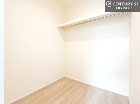 ���[ �E�H�[�N�C���N���[�[�b�g�t���ł��B��������̂��m���Ȃǂ����[���Ă��������ł��ˁI���ɂ���@�������ȂǋG�ߕ��̑傫�ȉƓd�����[�ł��܂��I