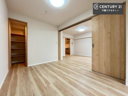 ���r���O�ȊO�̋��� �V���v���Ƀf�U�C������Ă��邽�߁A�Ƌ��I�т܂���I
���C�ɓ���̉Ƌ��u���Ă��낰���Ԃ���邱�Ƃ��ł��܂��B