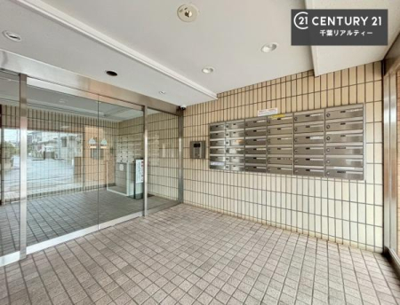 �G���g�����X �z������̗ǂ��G���g�����X�́A���Ƒ��₨�q�l���������}���Ă���܂��B
�����̕�炵�ɐS�n�悳�������炵�Ă�����Ԃł��B