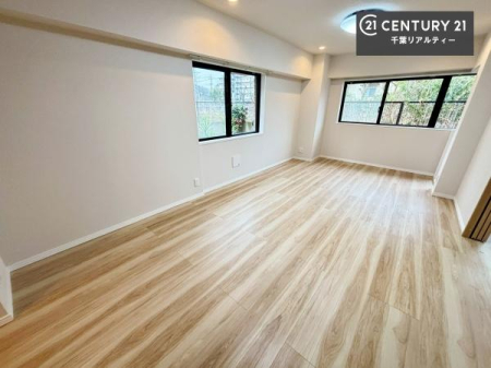 ���r���O �J�����̂���L�XLDK�I�\�t�@�[��_�C�j���O�e�[�u����u���Ă������ɂȂ�Ȃ��̂ŉ��K�ɉ߂����܂��I�R�~���j�P�[�V���������₷�����r���O�ł��I