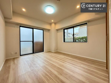 �Q�� �D���������������ޗm���́A���̖ڊo�߂��C�������ǂ������ł��ˁB���������Ԃ��������Ɖ߂������Ƃ��ł��܂��B�D�����F�����̃t���[�����O���ǂ�ȉƋ�ɂ��}�b�`���܂��I