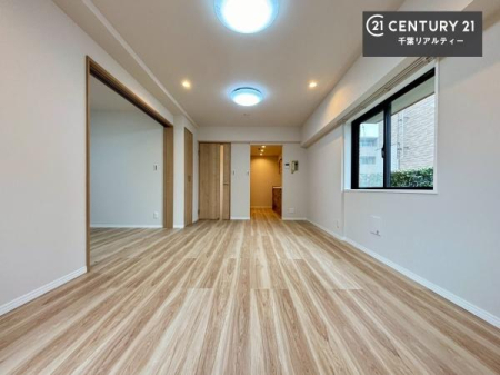 ���r���O �J�����̂���L�XLDK�I�\�t�@�[��_�C�j���O�e�[�u����u���Ă������ɂȂ�Ȃ��̂ŉ��K�ɉ߂����܂��I�R�~���j�P�[�V���������₷�����r���O�ł��I