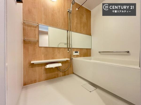 ���� �������������l�̕��͋C�̃o�X���[���́A�����o�Ă��ăo�X�^�C�����[���I
���d���撣���Ă��邲�J���ɂ��D�݂̓����̓����܂����āA�y����ł݂Ă͂������ł��傤���H