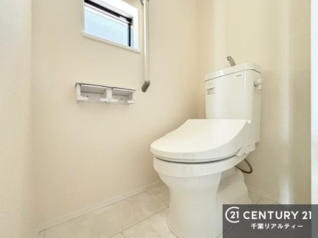 �g�C�� �������֍��ɂ��A�~��͕֍����g�����ł���̂ŗ₽���֍��ɍ��炸�ɍςފ������d�l�ł��I�V���v���ȃJ���[����Ƃ��Ă���̂ŁA������ꂪ���₷���ł��B