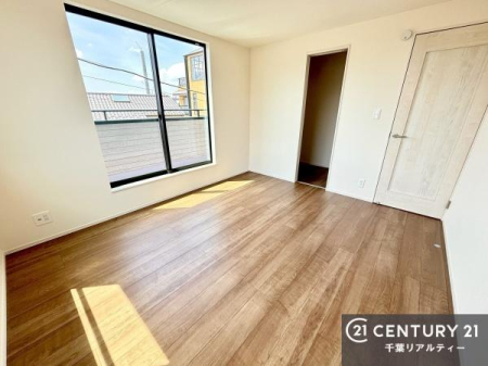 �m�� ���邭���ʂ��̗ǂ������ł��B�u�V���v���v�Ƀf�U�C�����ꂽ�����B���R�x�������̂ŉƋ�⃌�C�A�E�g�ł��D�݂̋�Ԃ�n��グ���܂��B�����x�A���n�ɂĂ��m�F���������B