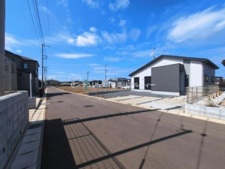 �O�ʓ��H�܂ތ��n�ʐ^ ���ӊ���A���q�l�̂���]�ɍ������������ꏏ�ɂ��ē���v���܂��B�Z��[���A�h�o�C�U�[�ɂ�邲���k������܂��B���Ђ͂��₢���킹�ɑ��Ή����܂��I���҂������܂���I