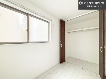 �m�� �V���v���Ƀf�U�C������Ă��邽�߁A�Ƌ��I�т܂���I
���C�ɓ���̉Ƌ��u���Ă��낰���Ԃ���邱�Ƃ��ł��܂��B