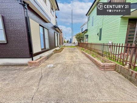 ���ԏ� ���ԃX�y�[�X��3�䕪����܂��I�Z�J���h�J�[�͂������A�o�C�N�⎩�]�ԂȂǂ��u���ꏊ�ɍ���܂���B