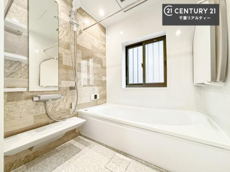 ���� �������������l�̕��͋C�̃o�X���[���́A�����o�Ă��ăo�X�^�C�����[���I
���d���撣���Ă��邲�J���ɂ��D�݂̓����̓����܂����āA�y����ł݂Ă͂������ł��傤���H