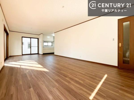 ���r���O �D�����z���܂肪���r���O����ł���ċ��S�n�̗ǂ���Ԃ����o���Ă���܂��I
���났�̎��Ԃ��߂����܂��I