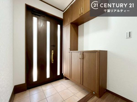 ���� �V���[�Y�{�b�N�X�t���Ȃ̂ŁA���ւ��Еt�����|�������₷���ł��I
�X�b�L���������ւŌ˂��J�����u�ԁA�������̂���S�n������Ԃ��o�}���Ă���܂��B