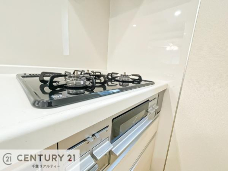 �L�b�`�� �y���d�l�z�R�����͎O������̂ł������̓����i�s���ł��܂��B
�������O�����t���ł��B�����X�y�[�X���L�X���Ă���׍�Ƃ����₷���I�g�����肪�ǂ��V�X�e���L�b�`���ł��I