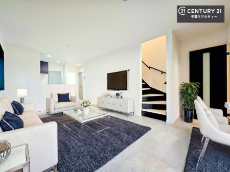 ���r���O �Ƌ��CG�p�[�X�ł��B�J�����̂���L�XLDK�I�\�t�@�[��_�C�j���O�e�[�u����u���Ă������ɂȂ�Ȃ��̂ŉ��K�ɉ߂����܂��I�R�~���j�P�[�V���������₷�����r���O�ł��I