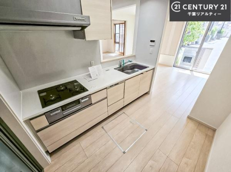 �L�b�`�� ��Ƃ����₷���V�X�e���L�b�`���ł��I���[����������t���Ă���̂ŁA�����X�y�[�X�ɕ���u���Ȃ��čςނ̂ŁA�L�X�g���āA���K�ɍ�Ƃ��ł��܂��I