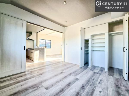 �m�� ���r���O�Ɨאڂ����m���́A�Ǝ��̋x�e�X�y�[�X��L�b�Y�X�y�[�X�Ƃ��Ċ��p����̂��悳�����ł��ˁI


