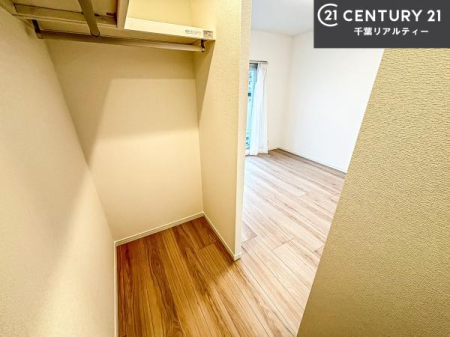 ���[ �E�H�[�N�C���N���[�[�b�g�t���ł��B��������̂��m���Ȃǂ����[���Ă��������ł��ˁI���ɂ���@�������ȂǋG�ߕ��̑傫�ȉƓd�����[�ł��܂��I