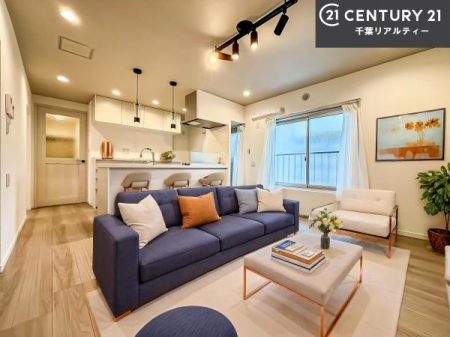 ���r���O �Ƌ��CG�p�[�X�ł��B��؂ȉƑ����W�܂邩�炱��LDK�ɂ͂�����肽���B
�q�����������C�ɏ΂��Ȃ��瑖�����Ă���p�����������u�L���Ƃɂ��ėǂ������v�Ǝv���u�Ԃł��B