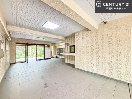 �G���g�����X �z������̗ǂ��G���g�����X�́A���Ƒ��₨�q�l���������}���Ă���܂��B
�����̕�炵�ɐS�n�悳�������炵�Ă�����Ԃł��B