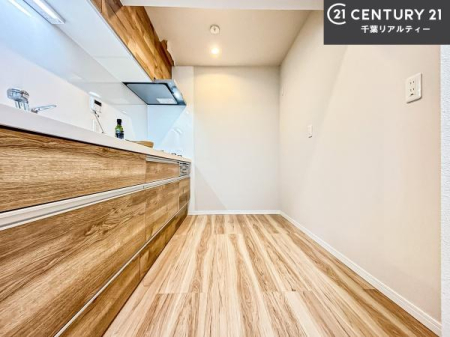 �L�b�`�� ���[�X�y�[�X���L�x�ŁA�����X�y�[�X���X�b�L���ƕЕt���Ђ�`�����p�ł��܂��I
���K�ɍ�Ƃ��ł��܂��I�����̗���������܂��I