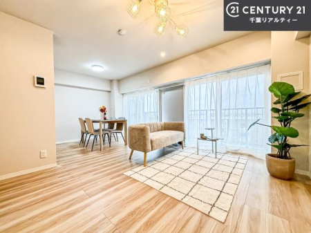 ���r���O �傫�ȑ����炽���Ղ�̗z���������閾�邢���r���O�B�J�����̂��郊�r���O�ŉƑ��c���̂��났�̎��Ԃ��߂����܂��I