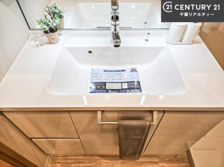 ���ʑ�E���ʏ� �[�����ʑ�{�E���́A�������˂ɂ����̂ł�����ꂪ�y�X�I���������ۂĂ܂��I
�L���C�Ȑ��ʏ��Ŏ��������̃��`�x�[�V�������オ��܂��ˁI