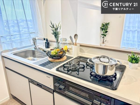 �L�b�`�� ��Ƃ����₷���V�X�e���L�b�`���ł��I���[����������t���Ă���̂ŁA�����X�y�[�X�ɕ���u���Ȃ��čςނ̂ŁA�L�X�g���āA���K�ɍ�Ƃ��ł��܂��I