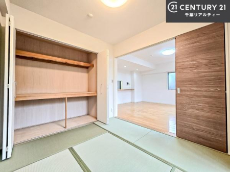 �a�� ���r���O�Ɨאڂ��Ă���a���ł��I�q�ԂƂ��Ă͂������A�Ǝ��̋x�e�X�y�[�X�Ƃ��Ďg�p����̂������ł��ˁI