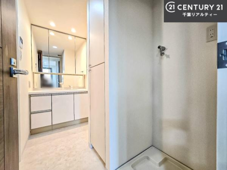 ���ʑ�E���ʏ� �O�ʋ��d�l�̐��ʏ��́A�g�����Ȃ݂����₷������I���͎��[�ɂȂ��Ă��܂��B�h���C���[�₨���ϓ����Еt������̂Ő��ʑ������X�b�L���ƌ����邱�Ƃ��o���܂��I