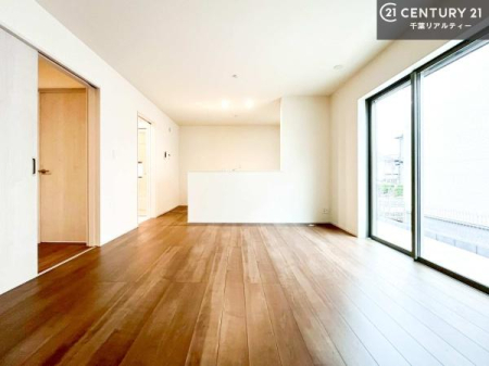 ���r���O �S�n�ǂ����r���O�͉Ƒ������R�ƏW�܂�܂��B�Ƒ��c�R�̎��Ԃ����������ł��B���Ƒ��ƁA����w�[���������Ԃ��߂��������ł��ˁB���邭�J���I�ȋ�Ԃł��B