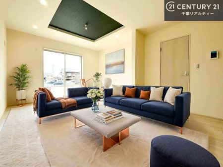 ���r���O �Ƌ��CG�p�[�X�ł��B��؂ȉƑ����W�܂邩�炱��LDK�ɂ͂�����肽���B
�q�����������C�ɏ΂��Ȃ��瑖�����Ă���p�����������u�L���Ƃɂ��ėǂ������v�Ǝv���u�Ԃł��B