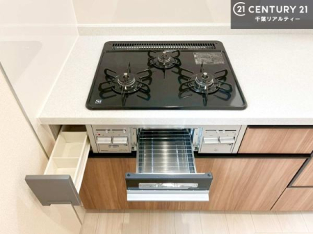 �L�b�`�� �R�����͎O������̂ł������̓����i�s���ł��܂��B
�������O�����t���ł��B�����X�y�[�X���L�X���Ă���׍�Ƃ����₷���I�g�����肪�ǂ��V�X�e���L�b�`���ł��I