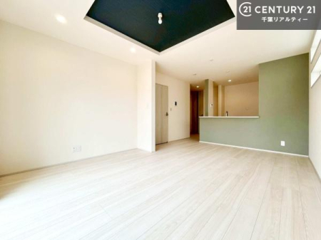 ���r���O �S�n�ǂ����r���O�͉Ƒ������R�ƏW�܂�܂��B�Ƒ��c�R�̎��Ԃ����������ł��B���Ƒ��ƁA����w�[���������Ԃ��߂��������ł��ˁB���邭�J���I�ȋ�Ԃł��B