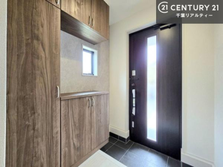 ���� �V���[�Y�{�b�N�X�t���B���ւ��Еt�����|�������₷���ł��I
�X�b�L���������ւŌ˂��J�����u�ԁA�������̂���S�n������Ԃ��o�}���Ă���܂��B