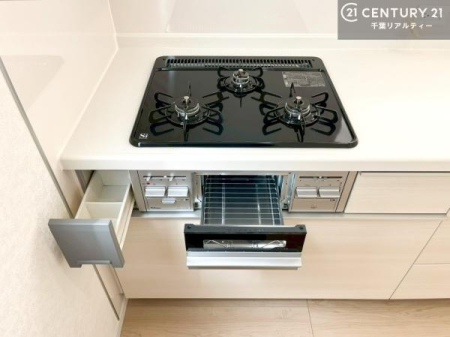 �L�b�`�� �R�����͎O������̂ł������̓����i�s���ł��܂��B
�������O�����t���ł��B�����X�y�[�X���L�X���Ă���׍�Ƃ����₷���I�g�����肪�ǂ��V�X�e���L�b�`���ł��I