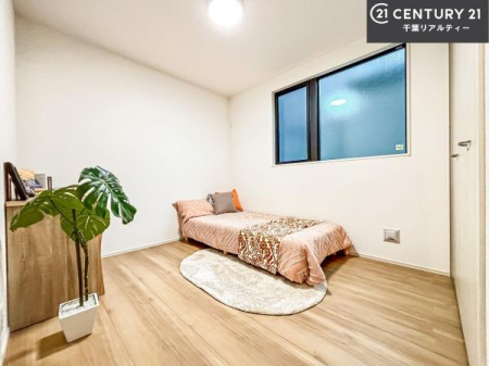 �m�� �V���v���Ƀf�U�C������Ă��邽�߁A�Ƌ��I�т܂���I
���C�ɓ���̉Ƌ��u���Ă��낰���Ԃ���邱�Ƃ��ł��܂��B