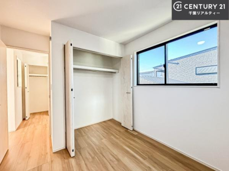 ���r���O�ȊO�̋��� �V���v���Ƀf�U�C������Ă��邽�߁A�Ƌ��I�т܂���I
���C�ɓ���̉Ƌ��u���Ă��낰���Ԃ���邱�Ƃ��ł��܂��B