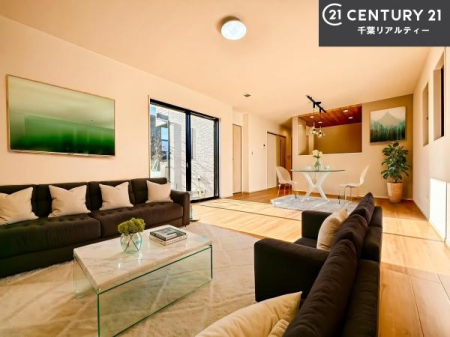 ���r���O �Ƌ��CG�p�[�X�ł��B�S�n�ǂ����r���O�͉Ƒ������R�ƏW�܂�܂��B�Ƒ��c�R�̎��Ԃ����������ł��B���Ƒ��ƁA����w�[���������Ԃ��߂��������ł��ˁB