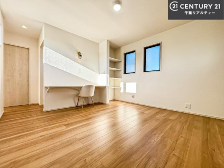 �Q�� ���[�͂̂���m���ł��B����������������L�X�Ǝg���ċC�������ǂ��ł��I
�L���C�Ȗ��邢�������ŉ߂����̂́A�X�ɂ̂�т�������ł��܂��ˁI