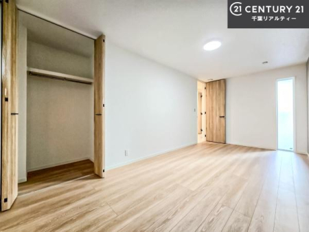 ���r���O�ȊO�̋��� �V���v���Ƀf�U�C������Ă��邽�߁A�Ƌ��I�т܂���I
���C�ɓ���̉Ƌ��u���Ă��낰���Ԃ���邱�Ƃ��ł��܂��B