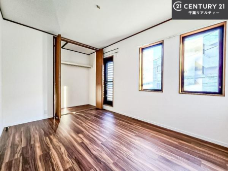 ���r���O�ȊO�̋��� �V���v���Ƀf�U�C������Ă��邽�߁A�Ƌ��I�т܂���I
���C�ɓ���̉Ƌ��u���Ă��낰���Ԃ���邱�Ƃ��ł��܂��B